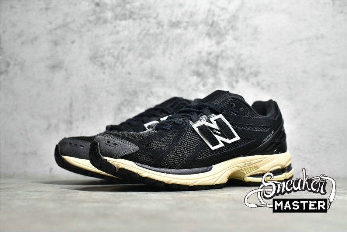 NEW BALANCE 1906R RUNNING SHOES BLACK/BLACK/BEIGE M1906RK