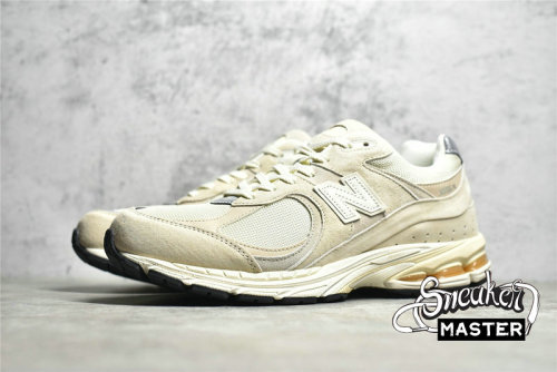 NEW BALANCE 2002R RUNNING SHOES CALM TAUPE/ANGORA/SILVER METALLIC M2002RCC