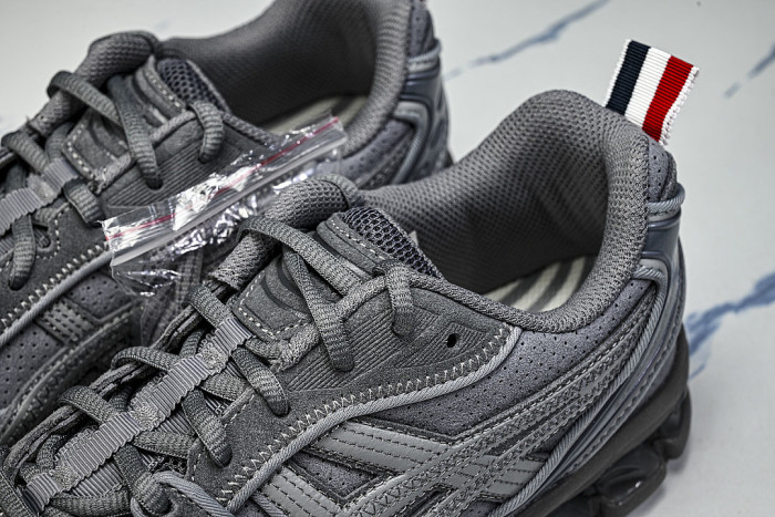 1203B110-020 THOM BROWNE X GEL KAYANO 14 MEN'S AND WOMEN'S CASUAL SHOES DARK GRAY/GREY