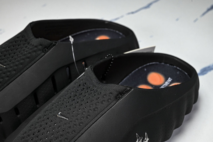 HQ4309-002 MIND 001 MASSAGE SLIPPERS BLACK/BLACK/BLACK