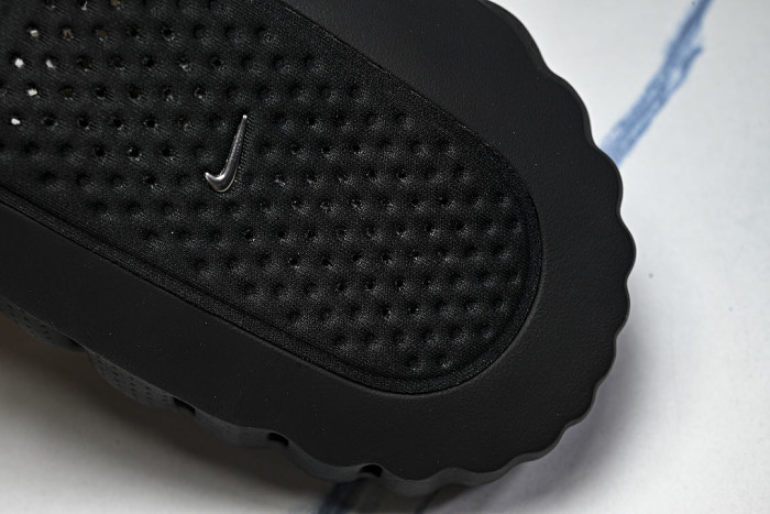 HQ4309-002 MIND 001 MASSAGE SLIPPERS BLACK/BLACK/BLACK