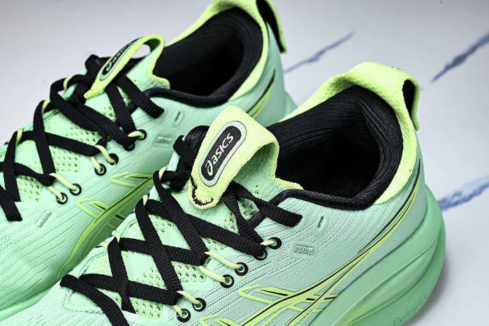 1011C127-300 GEL NIMBUS 28 LOW-TOP RUNNING SHOES VITAL GREEN/ILLUMINATE GREEN