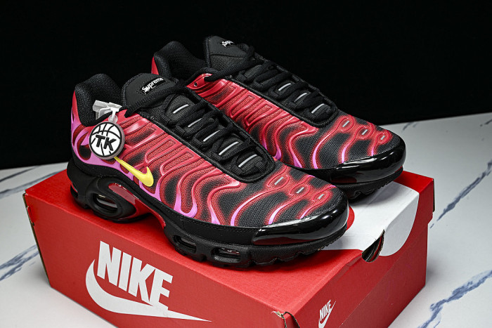DA1472-600 AIR MAX PLUS UNIVERSITY RED/VARSITY MAIZE