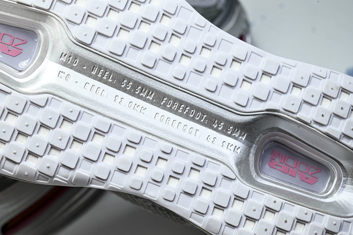 IQ0028-001 VOMERO PREMIUM QS GEYSER GREY/METALLIC SILVER/DARK STEEL GREY/PEONY