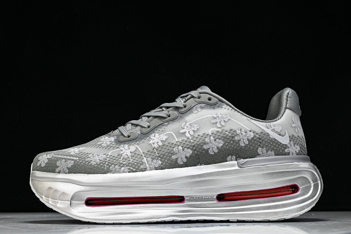 IQ0028-001 VOMERO PREMIUM QS GEYSER GREY/METALLIC SILVER/DARK STEEL GREY/PEONY