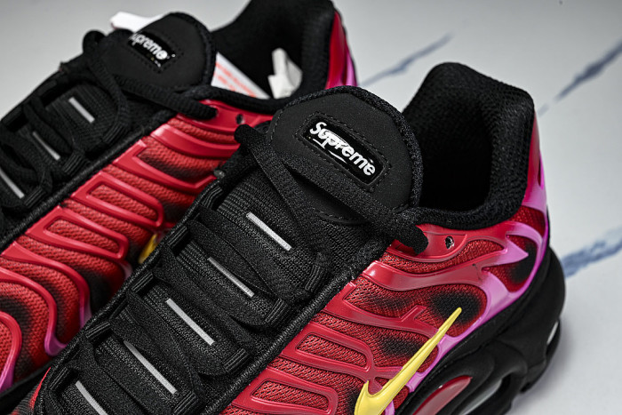 DA1472-600 AIR MAX PLUS UNIVERSITY RED/VARSITY MAIZE