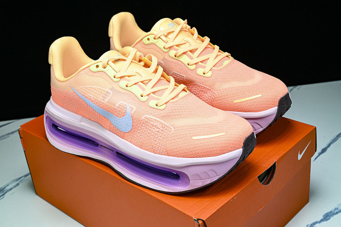 HM5973-801 VOMERO PREMIUM TANGERINE TINT/BRIGHT CRIMSON/PINK FOAM/TATTOO