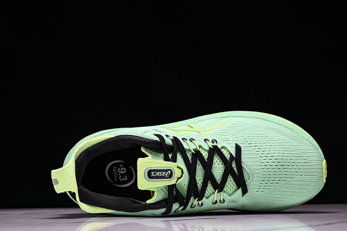 1011C127-300 GEL NIMBUS 28 LOW-TOP RUNNING SHOES VITAL GREEN/ILLUMINATE GREEN