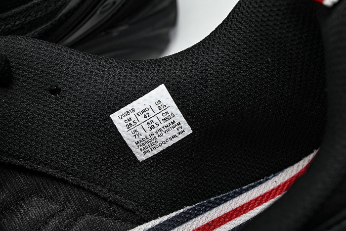 1203B110-001 GEL-KAYANO 14 BLACK/BLACK