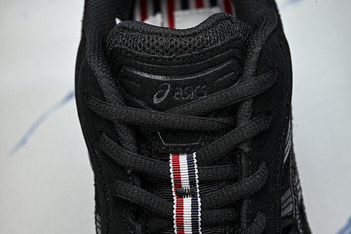 1203B110-001 GEL-KAYANO 14 BLACK/BLACK