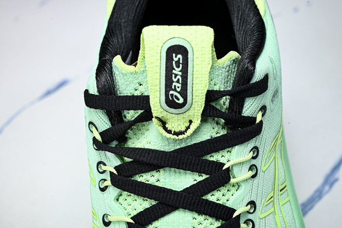 1011C127-300 GEL NIMBUS 28 LOW-TOP RUNNING SHOES VITAL GREEN/ILLUMINATE GREEN
