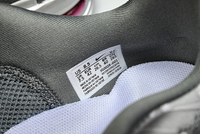 IQ0028-001 VOMERO PREMIUM QS GEYSER GREY/METALLIC SILVER/DARK STEEL GREY/PEONY