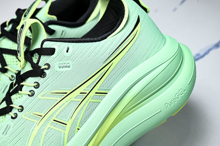 1011C127-300 GEL NIMBUS 28 LOW-TOP RUNNING SHOES VITAL GREEN/ILLUMINATE GREEN
