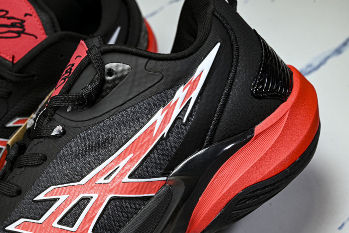 1063A136-001 SWIFTACE BLACK/RED
