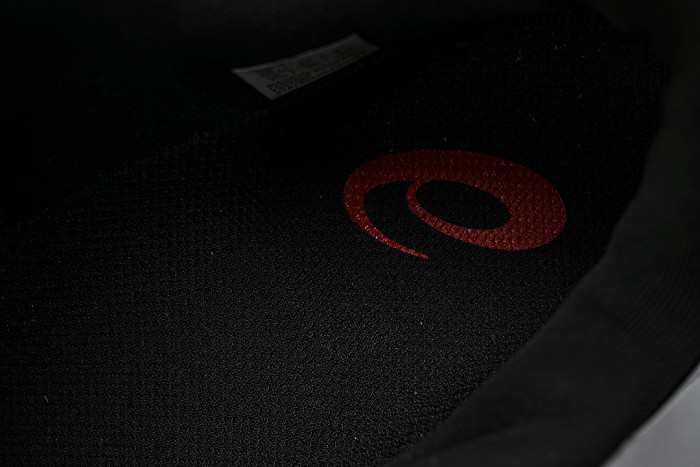 1063A136-001 SWIFTACE BLACK/RED