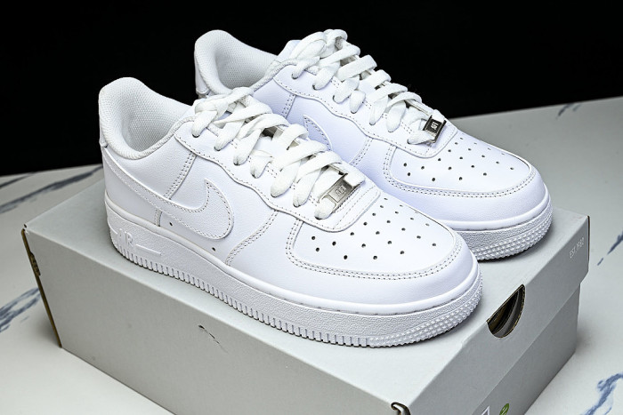 CW2288-111 AIR FORCE 1 LOW 07 WHITE/WHITE/WHITE