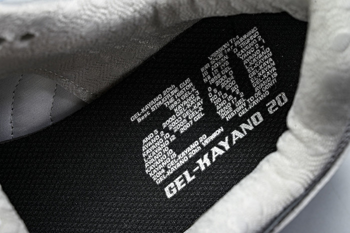 1203A388-020 GEL-KAYANO 20 GRAVEL/PURE SILVER
