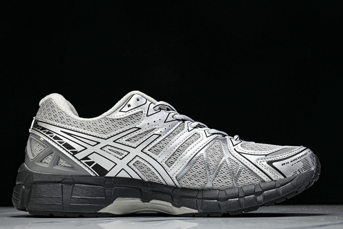 1203A388-020 GEL-KAYANO 20 GRAVEL/PURE SILVER