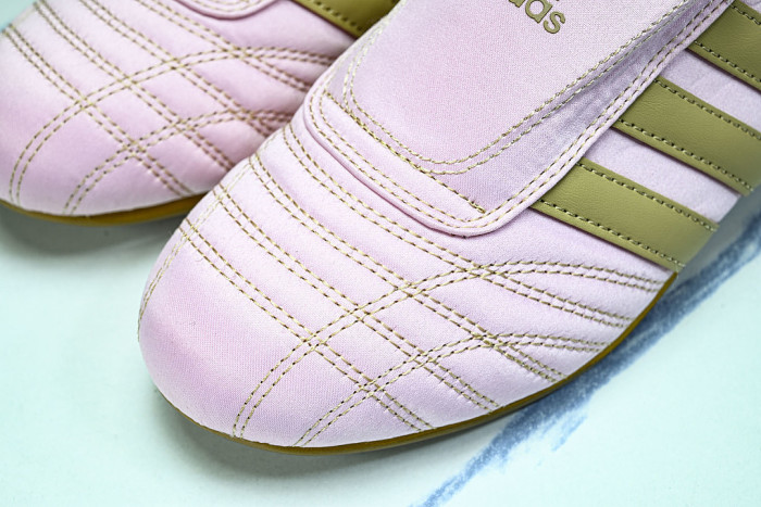 JQ8209 TAEKWONDO CLEAR PINK/MAGIC BEIGE/GUM