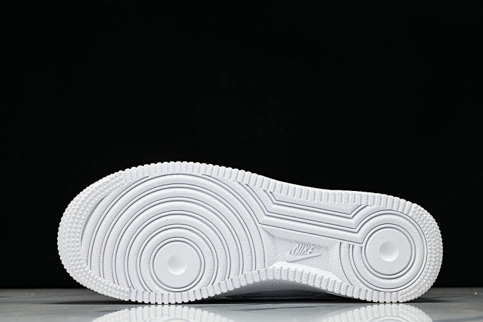 CW2288-111 AIR FORCE 1 LOW 07 WHITE/WHITE/WHITE
