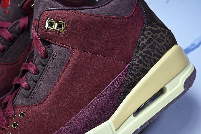 IO7744-600 JORDAN 3 RETRO PRM TEAM RED/METALLIC GOLD/BURGUNDY CRUSH/COCONUT MILK/MAUVE/GYM RED