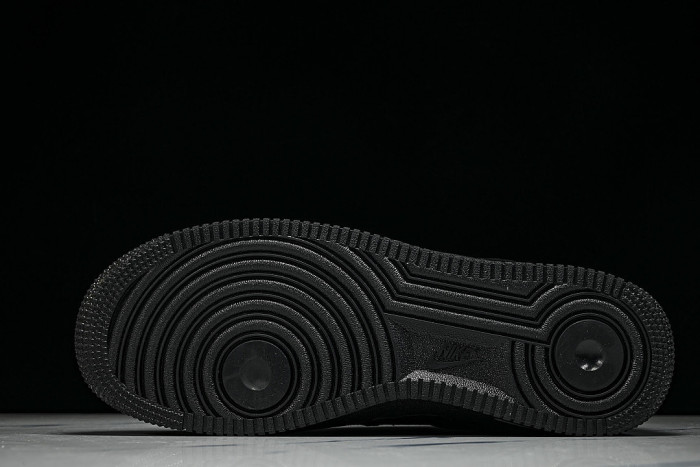 CZ9084-001 AIR FORCE 1 07 LOW CASUAL SNEAKERS BLACK/BLACK/BLACK