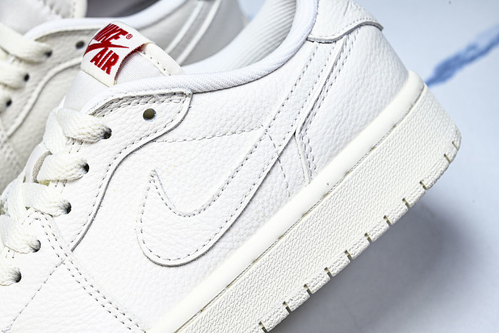 HQ6998-100 JORDAN 1 RETRO LOW OG SAIL/SAIL/UNIVERSITY RED