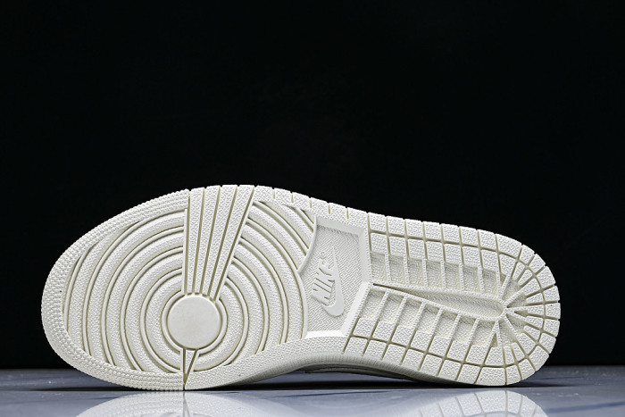 HQ6998-100 JORDAN 1 RETRO LOW OG SAIL/SAIL/UNIVERSITY RED
