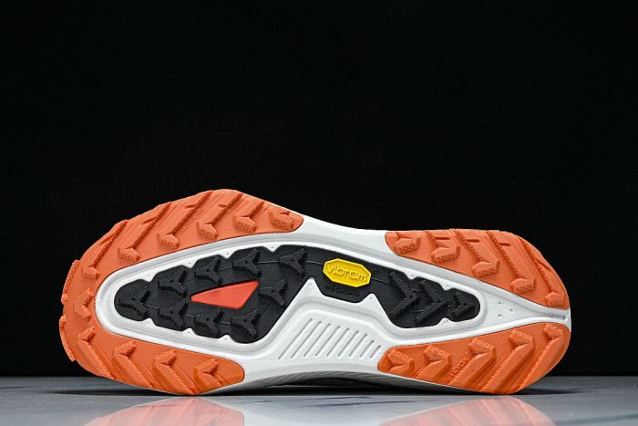 HV8113-103 ZOOMX ACG ZEGAMA SUMMIT WHITE/PHANTOM/SAFETY ORANGE/BLACK
