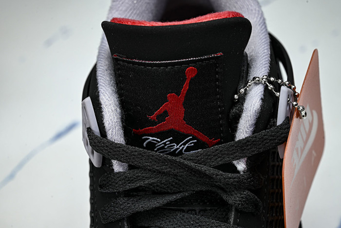 IX8180-001 JORDAN 4 RETRO OG BLACK/CEMENT GREY/SUMMIT WHITE/FIRE RED