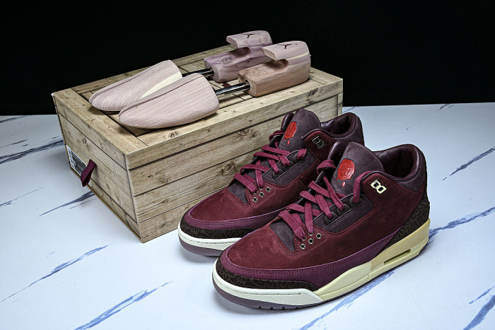 IO7744-600 JORDAN 3 RETRO PRM TEAM RED/METALLIC GOLD/BURGUNDY CRUSH/COCONUT MILK/MAUVE/GYM RED