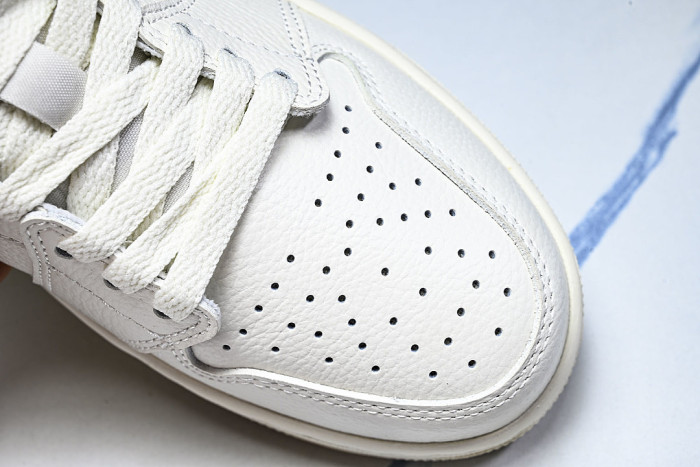 HQ6998-100 JORDAN 1 RETRO LOW OG SAIL/SAIL/UNIVERSITY RED