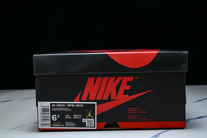 HQ6998-100 JORDAN 1 RETRO LOW OG SAIL/SAIL/UNIVERSITY RED