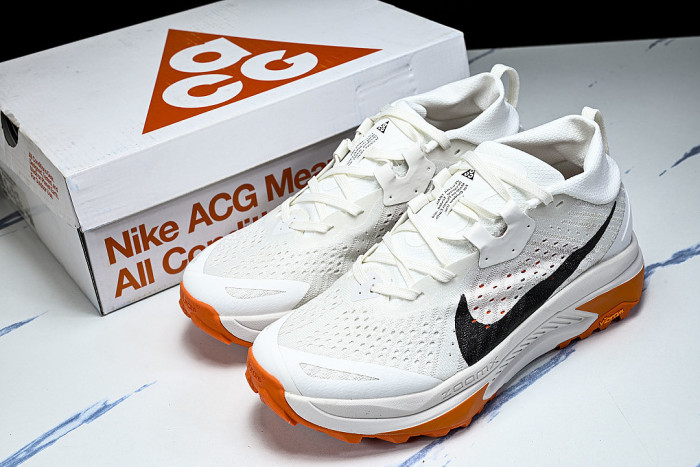 HV8113-103 ZOOMX ACG ZEGAMA SUMMIT WHITE/PHANTOM/SAFETY ORANGE/BLACK