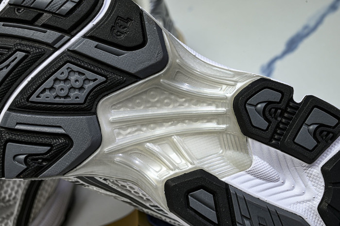 1203A537-110 GEL KAYANO 14 SPORTY AND CASUAL BREATHABLE RUNNING SHOES SILVER/ARGENT
