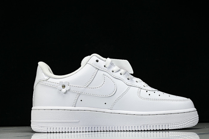 IR8637-100 AIR FORCE 1 LOW 07 CASUAL SNEAKERS WHITE/WOLF GREY/METALLIC SILVER/WHITE