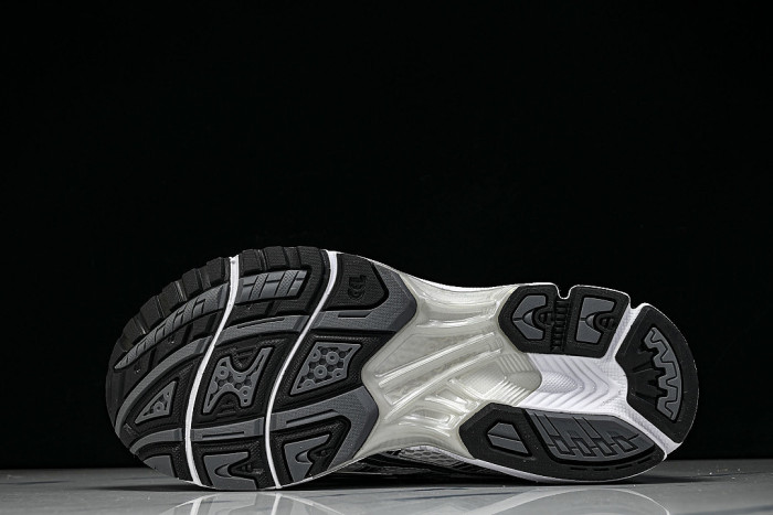 1203A537-110 GEL KAYANO 14 SPORTY AND CASUAL BREATHABLE RUNNING SHOES SILVER/ARGENT