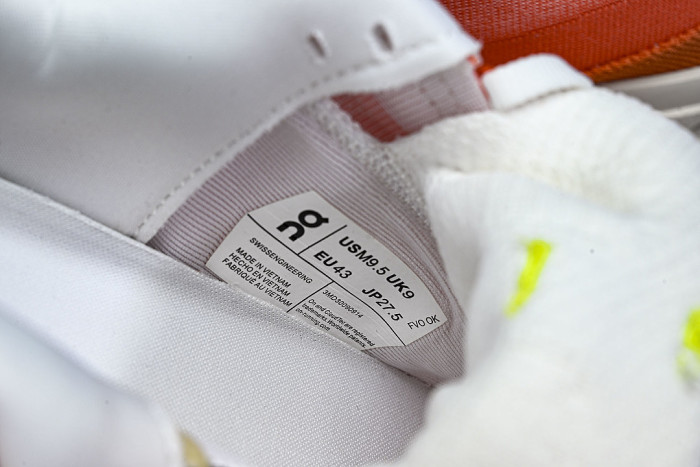 3MD30090914 ON RUNNING CLOUDECLIPSE FLAME/IVORY