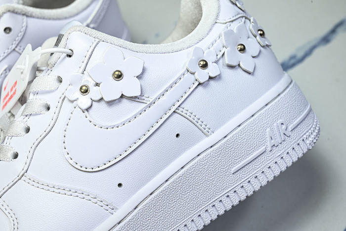 IR8637-100 AIR FORCE 1 LOW 07 CASUAL SNEAKERS WHITE/WOLF GREY/METALLIC SILVER/WHITE