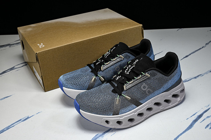 3MD30093125 ON RUNNING CLOUDECLIPSE NIAGARA/IVORY