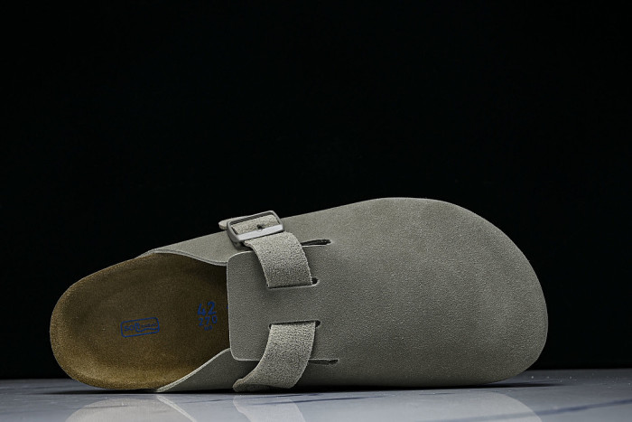BOSTON SOFT FOOTBED HALF-SLIP-ON SANDALS KHAKI/KHAKI/KHAKI