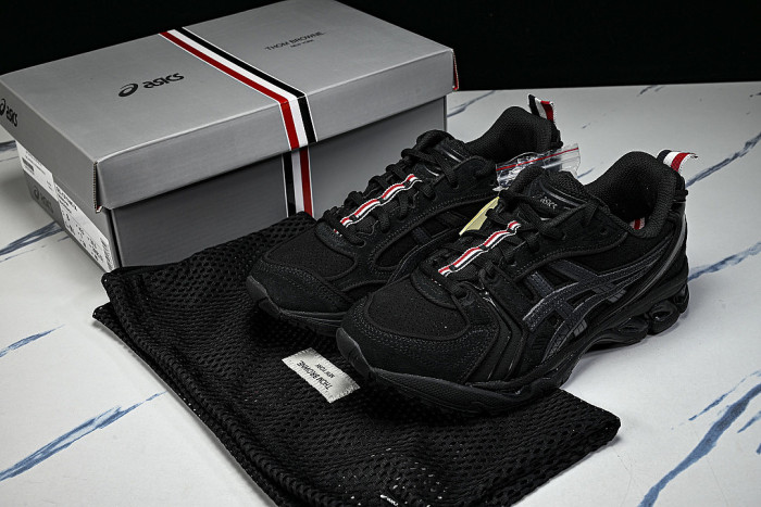 1203B110-001 GEL-KAYANO 14 BLACK/BLACK