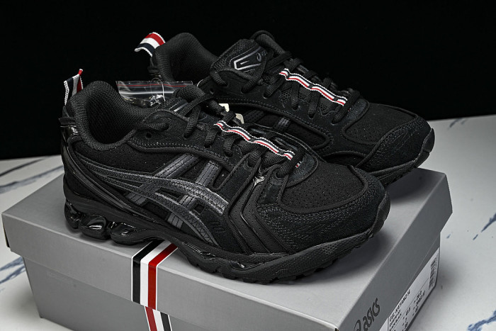 1203B110-001 GEL-KAYANO 14 BLACK/BLACK