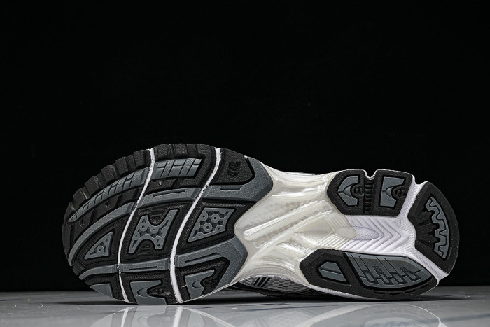 1203A537-110 GEL-KAYANO 14 WHITE/GRAPHITE GREY