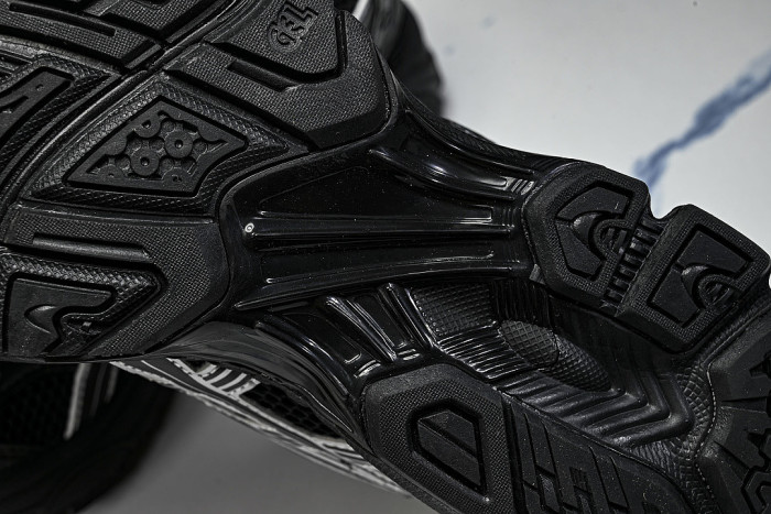 1201A019-006 GEL-KAYANO 14 BLACK/PURE SILVER