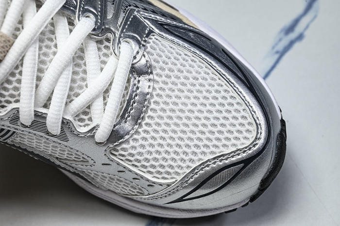 1203A537-110 GEL-KAYANO 14 WHITE/GRAPHITE GREY