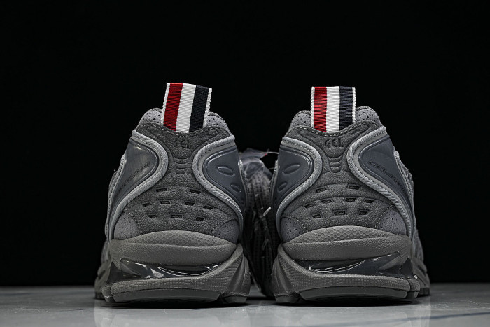 1203B110-020 GEL-KAYANO 14 GREY/GREY