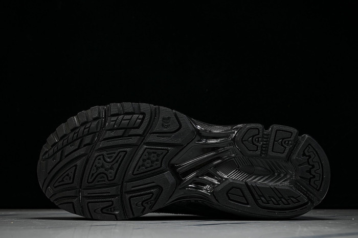 1203B110-001 GEL-KAYANO 14 BLACK/BLACK