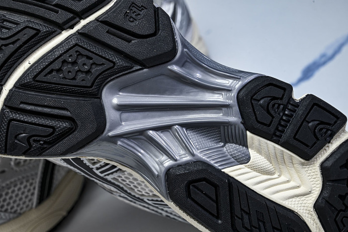1201A457-101 GEL KAYANO 14 SPORTY AND CASUAL BREATHABLE RUNNING SHOES SILVER/BLACK