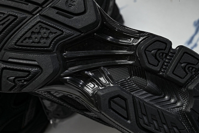1203B110-001 GEL-KAYANO 14 BLACK/BLACK